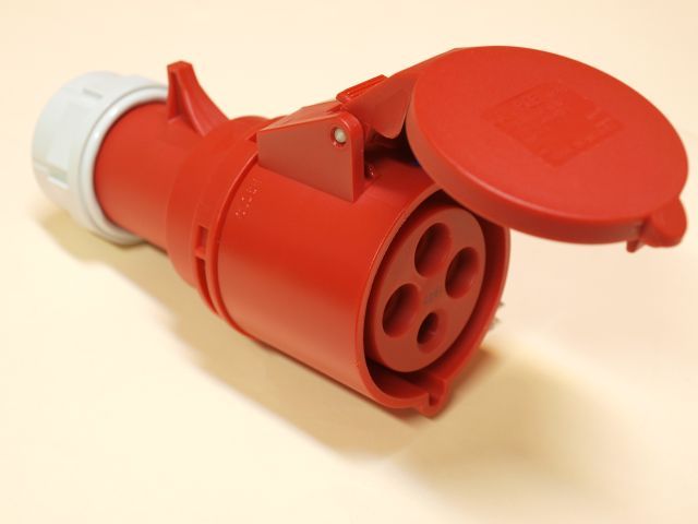 GNIAZDO PRZENOŚNE 16A 400V 3P+Z IP44 SHARK - 214-6 - PCE