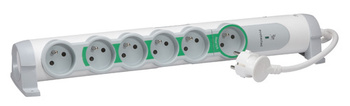 PRZEDŁUŻACZ Z OCHRONĄ PRZECIWPRZEPIĘCIOWĄ Z GNIAZDO MASTER 6X2+Z 1.5 M - 50087 - LEGRAND