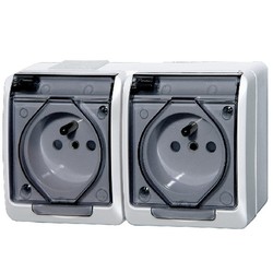 GNIAZDO PODWÓJNE Z UZIEMIENIEM HERMETYCZNE N/T IP44 BIAŁE KLAPKA DYMIONA HERMES - 0322-01 - ELEKTRO-PLAST NASIELSK