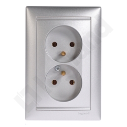 GNIAZDO PODWÓJNE Z UZIEMIENIEM 2X2P+Z 16A ALUMINIUM VALENA - 770278 - LEGRAND