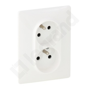 GNIAZDO PODWÓJNE Z UZIEMIENIEM 2X2P+Z BIAŁE VALENA LIFE - 753187 - LEGRAND